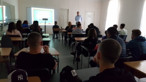 PROGOVORI DA VIDIM KO SI – RADIONICE PRAVILNOG IZRAŽAVANJA PROGOVORI DA VIDIM KO SI – RADIONICE PRAVILNOG IZRAŽAVANJA