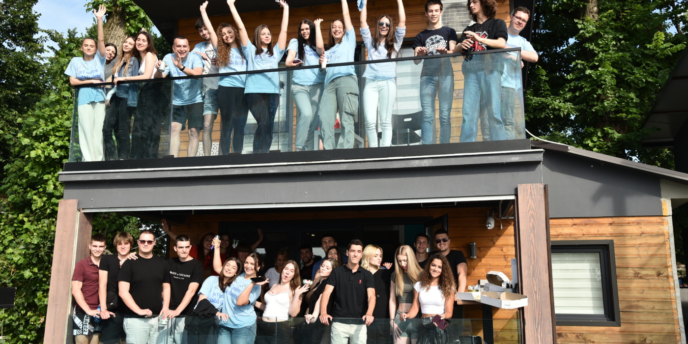 MATURANTI, SAVLADAJTE SVE OLUJE I BURE