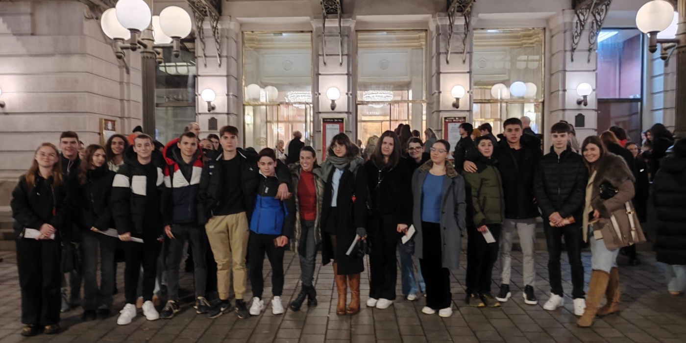 DECEMBAR U GIMNAZIJI